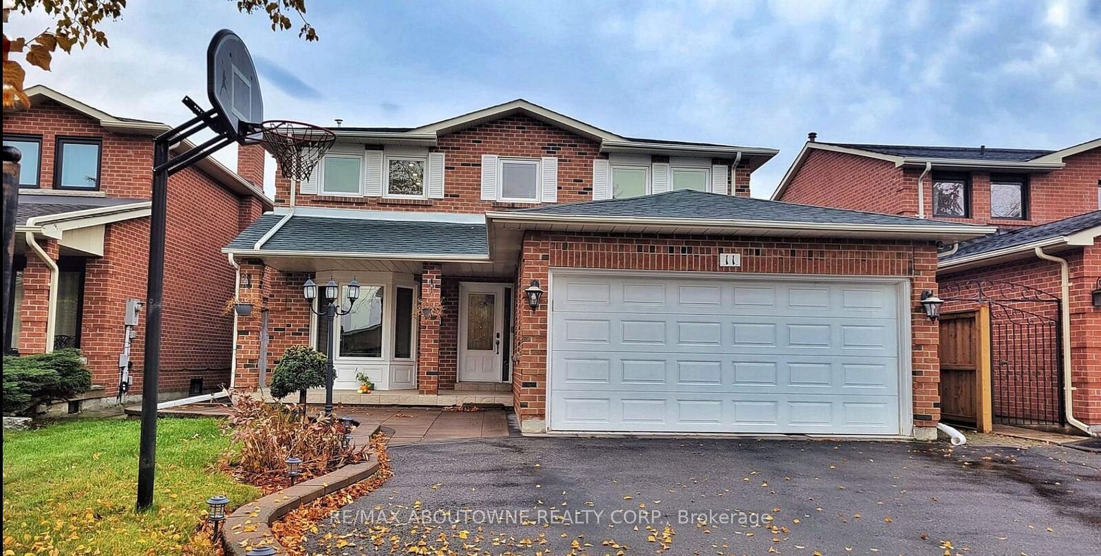 Property Photo:  11 Mathewson Street  ON L6A 1B6 