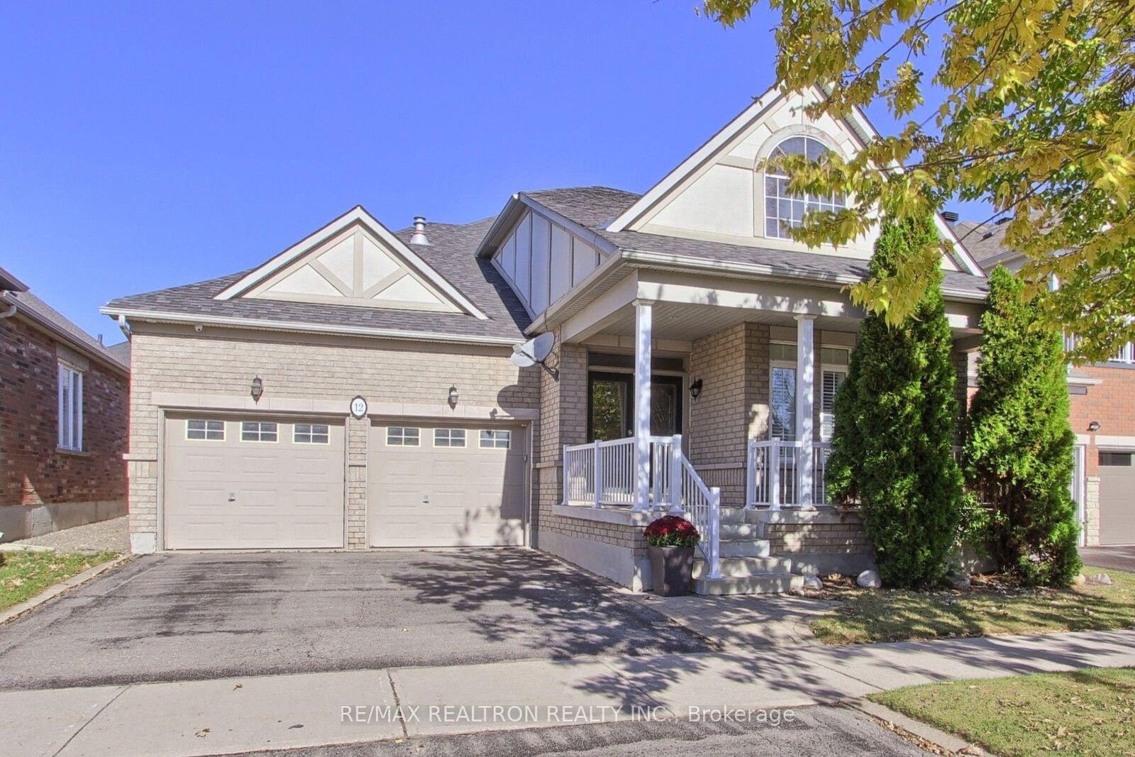 Property Photo:  12 Victoria Wood Avenue  ON L6E 1X7 