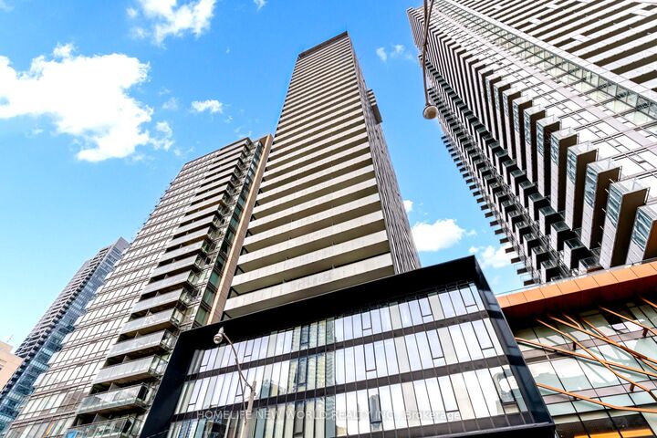 Property Photo:  28 Wellesley Street E 901  ON M4Y 0C4 