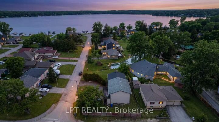 Property Photo: 194 South Channel Drive ON L4P 2N3