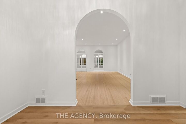 Property Photo:  6 Gerald Street  ON M2L 2M5 