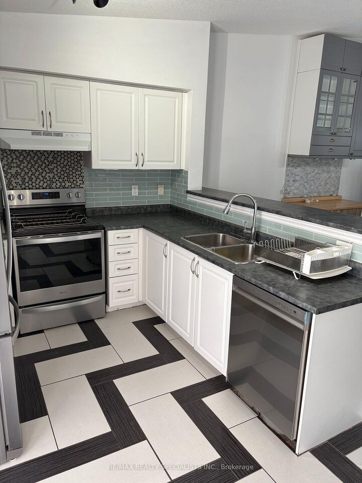 Property Photo:  1340 Main Street E 402  ON L9T 7S6 