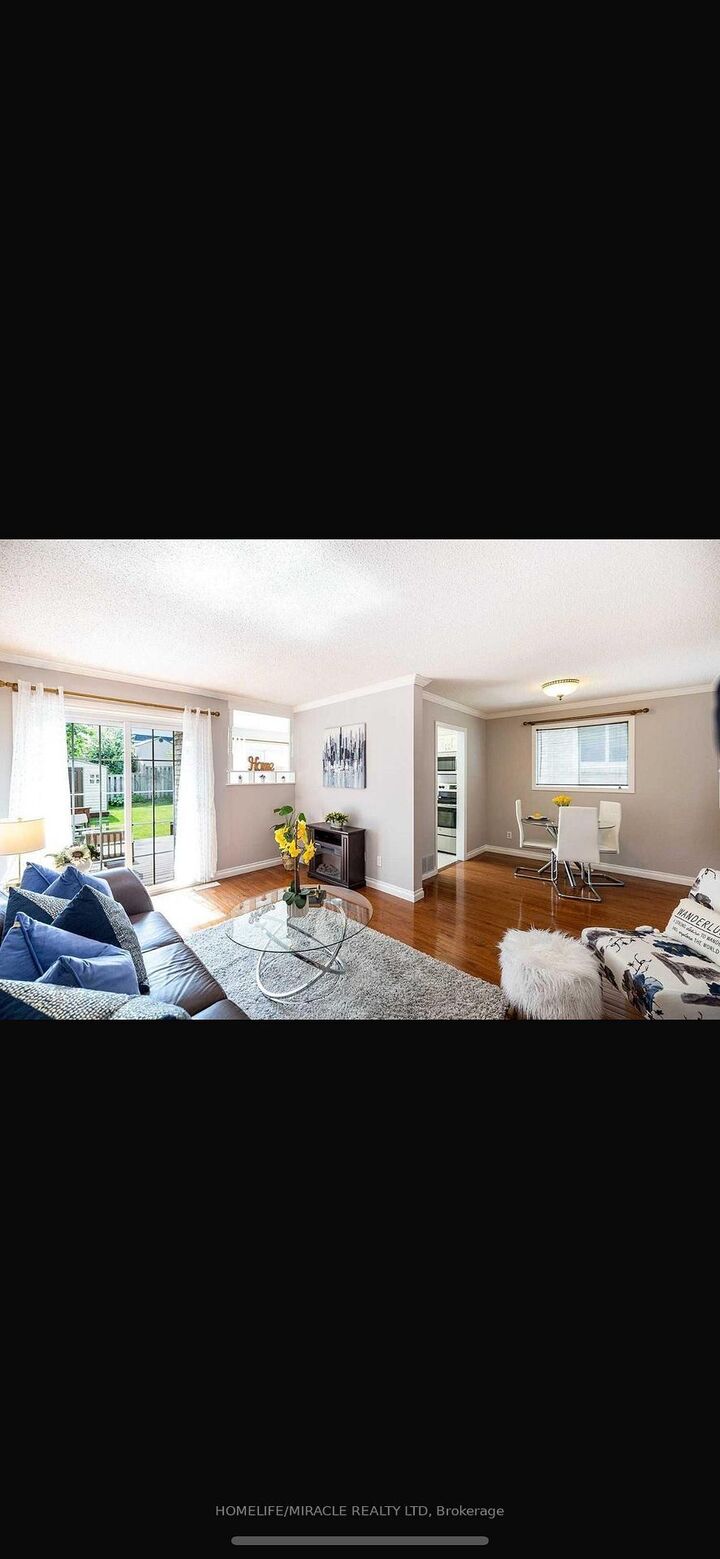 Photo de la propriété: 198 Lichen Crescent ON L1J 7W7