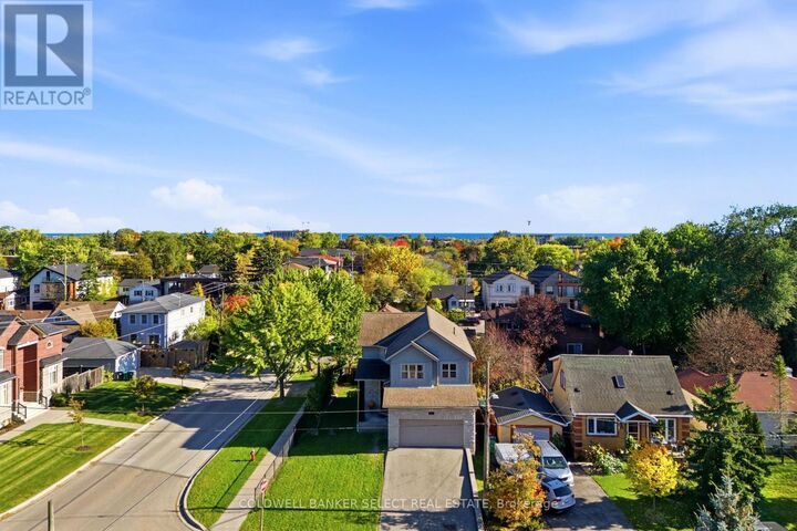 Property Photo: 854 Sixth Street ON L5E 1N4