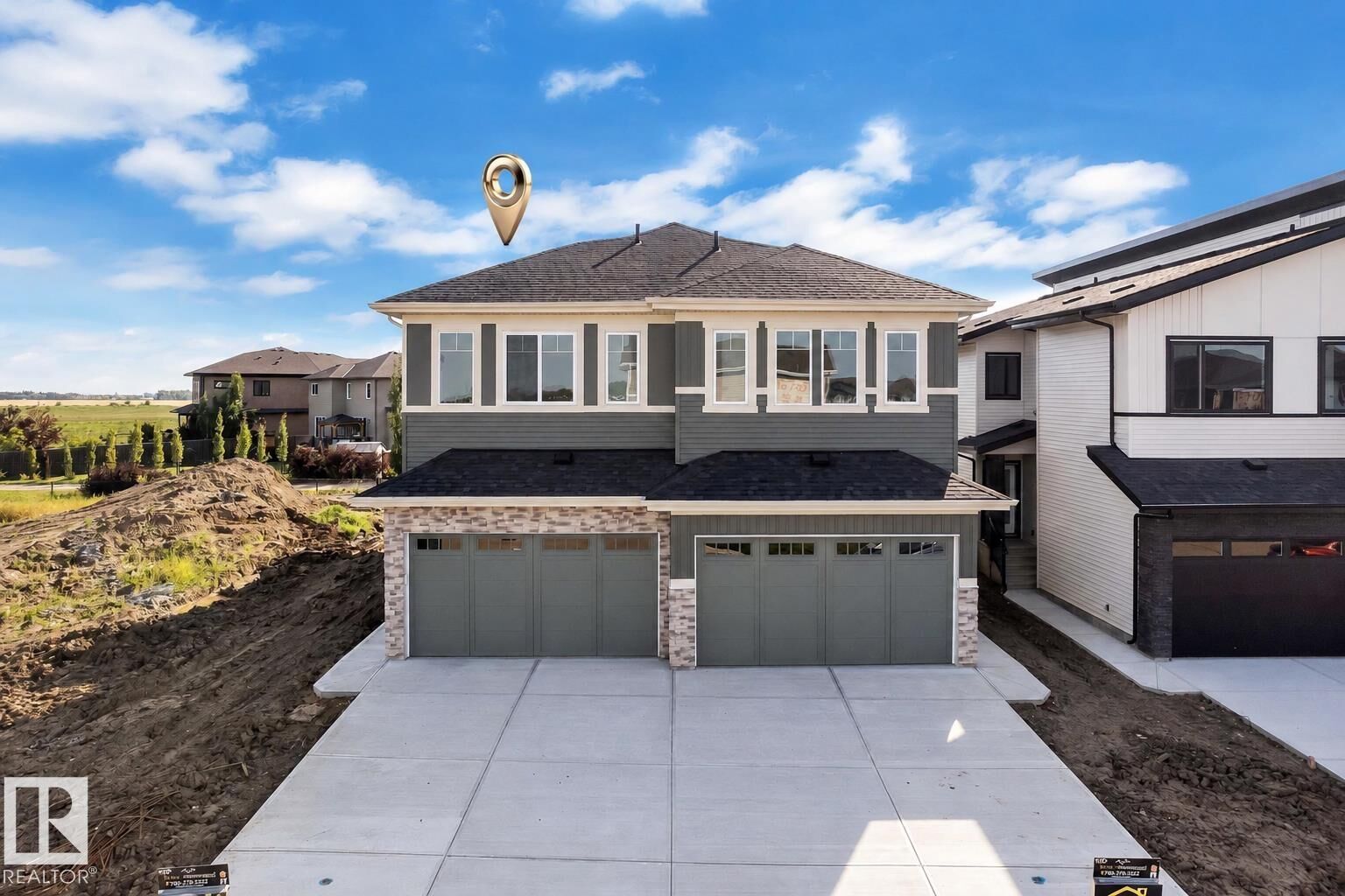 Photo de la propriété:  10711 98 Street  AB T8R 2R2 
