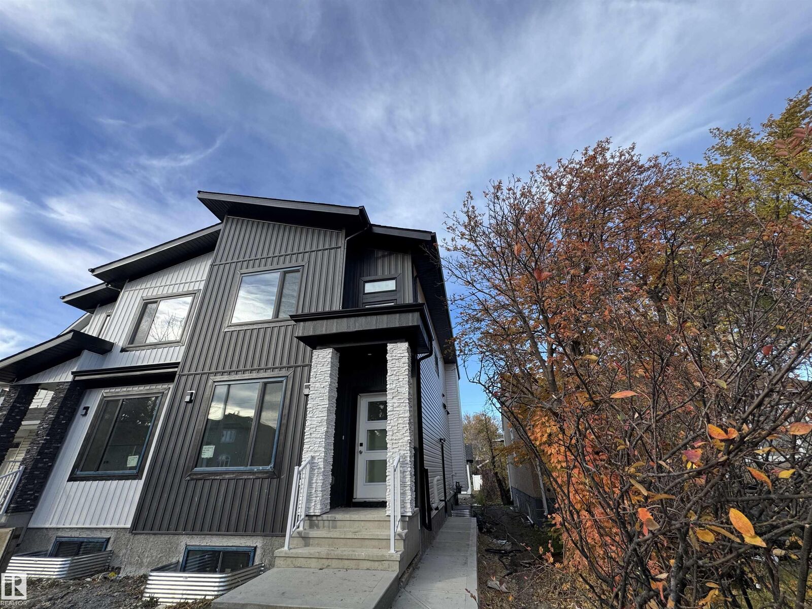 Property Photo:  11106 72 Avenue NW Upper  AB T6G 0B2 