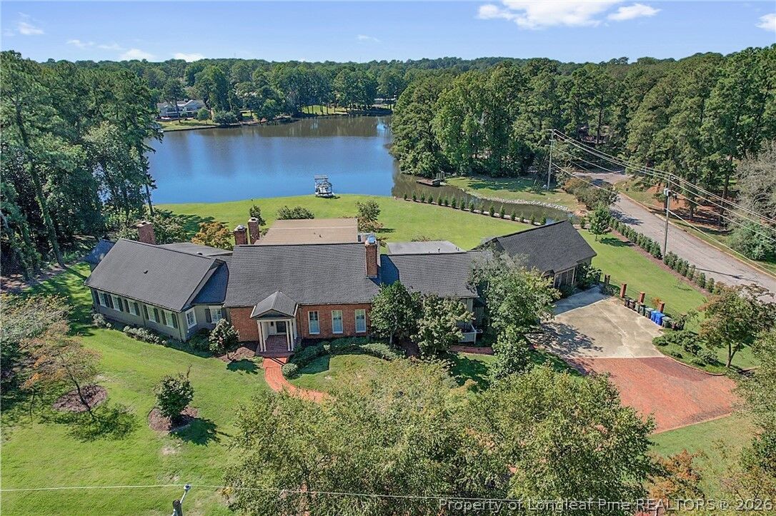 Property Photo:  400 Forest Lake Road  NC 28305 
