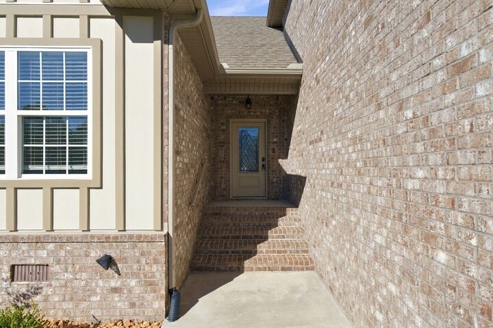 Property Photo: 7282 Winding Way TN 37146