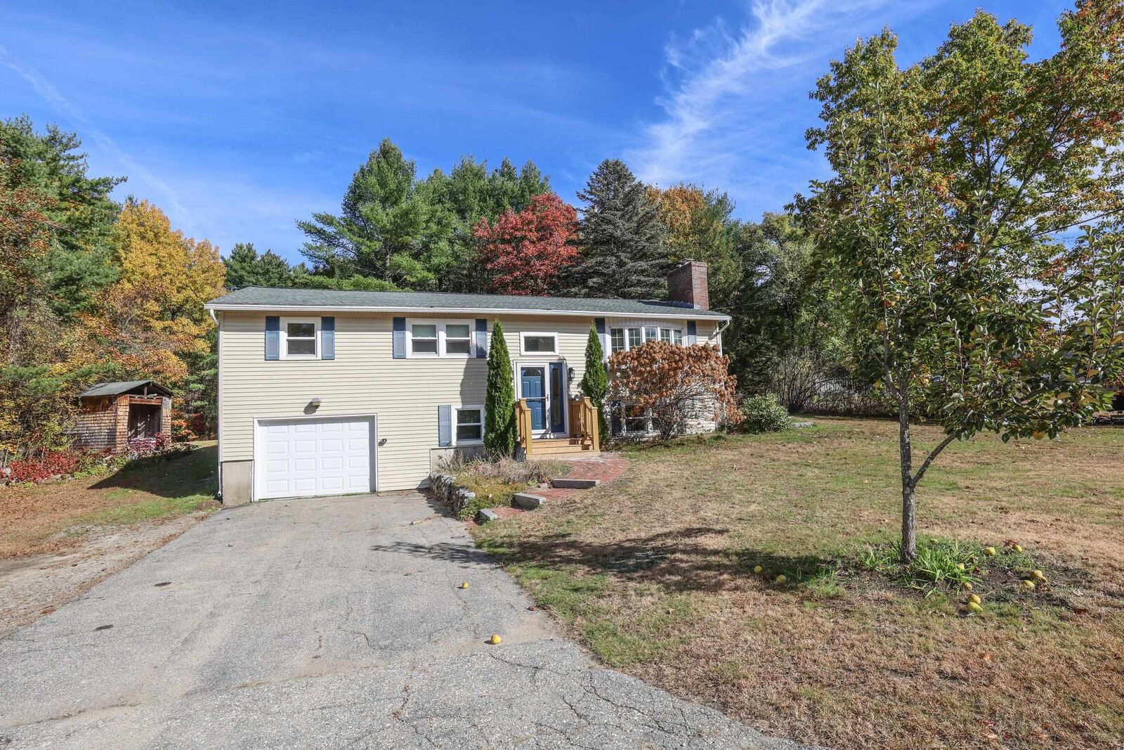 Property Photo:  36 Pine Crest Drive  NH 03045 