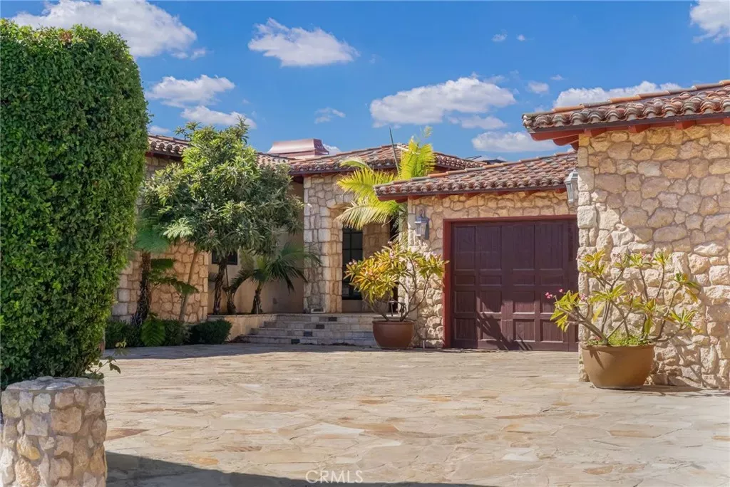 Property Photo:  417 Avocado  CA 92625 