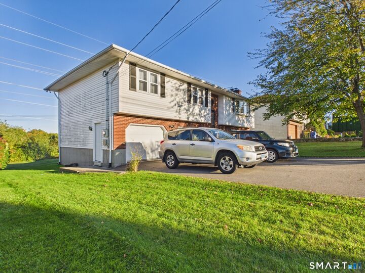 Property Photo:  65 Heritage Drive  CT 06708 