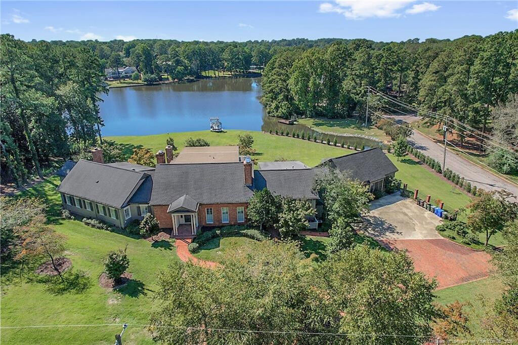Property Photo:  400 Forest Lake Road  NC 28305 