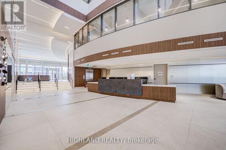 Property Photo:  5081 Hurontario Street 3103  ON L4Z 0C9 