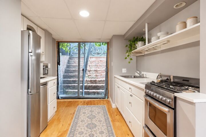 Property Photo:  602 E 7th St 1  MA 02127 