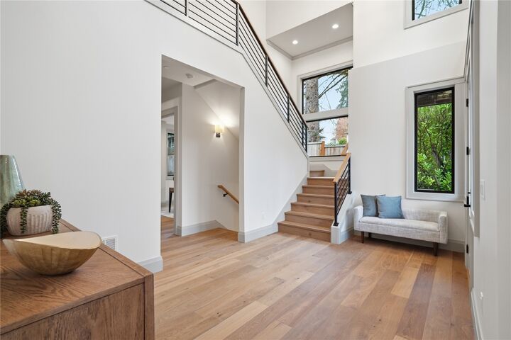 Property Photo:  10710 SE 16th Street  WA 98004 
