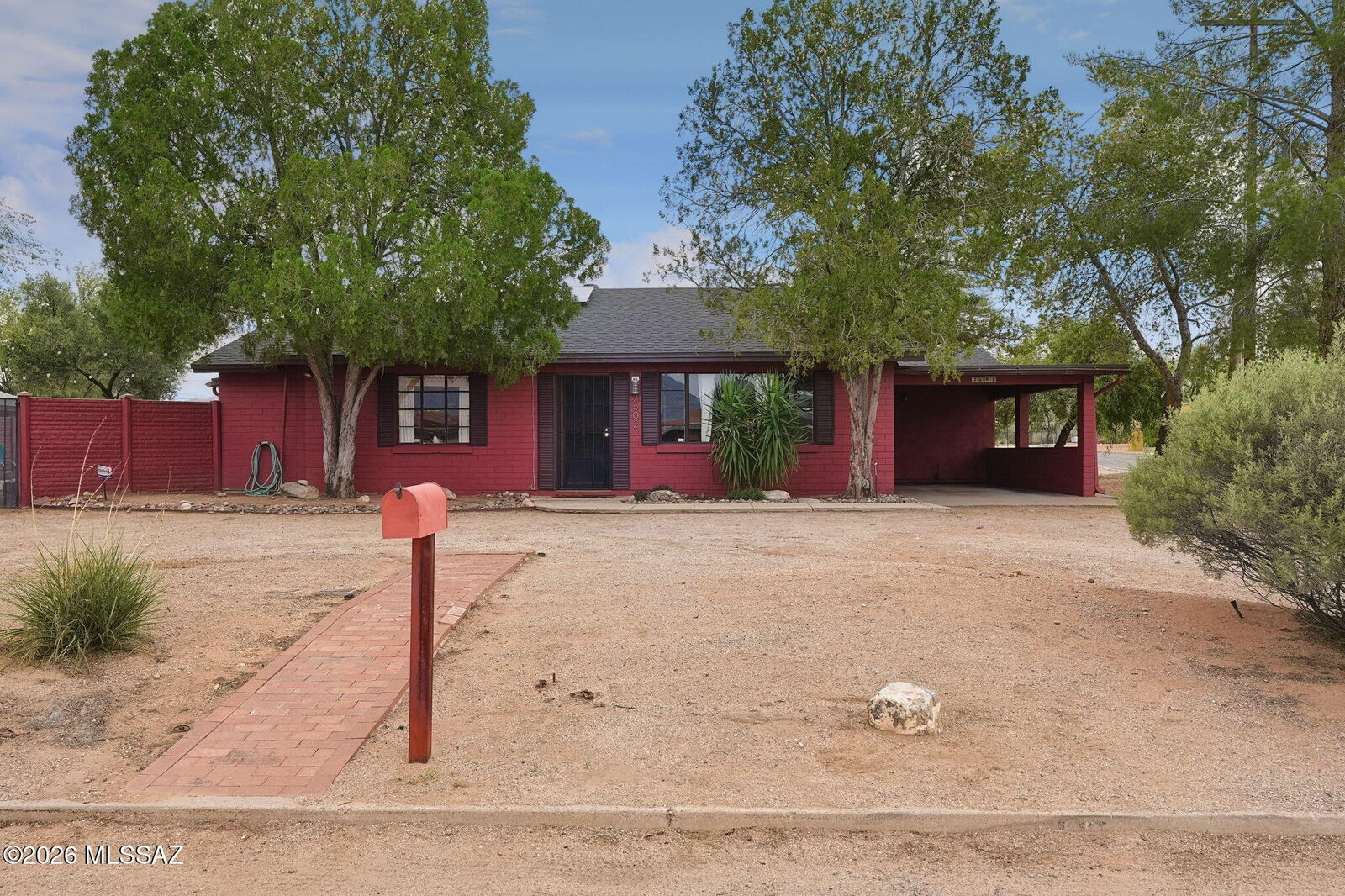 Property Photo:  2602 E Water Street  AZ 85716 