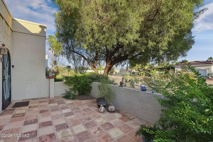 Property Photo: 283 E Paseo De Golf AZ 85614