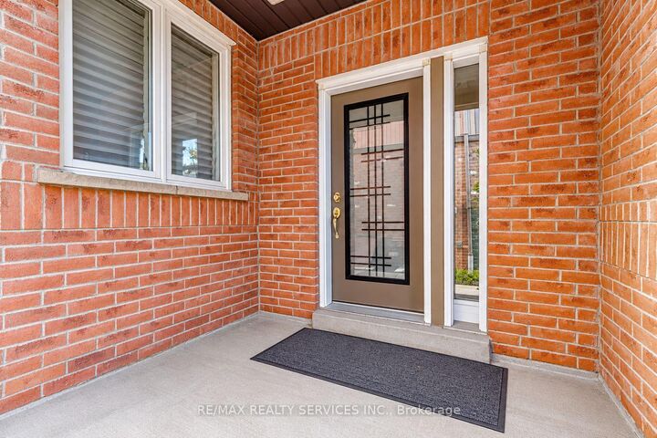 Property Photo: 1857 Stevington Crescent ON L5N 7S5