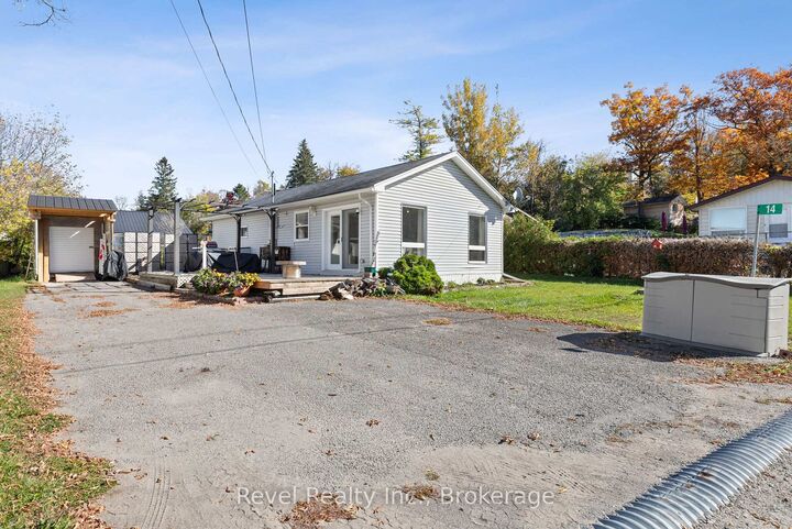 Property Photo:  14 Third Street  ON K0M 1L0 