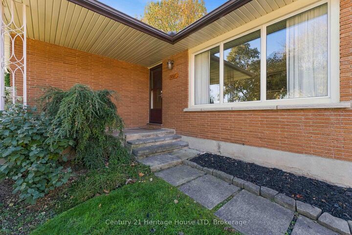 Property Photo:  4227 Pettit Avenue  ON L2E 6K6 