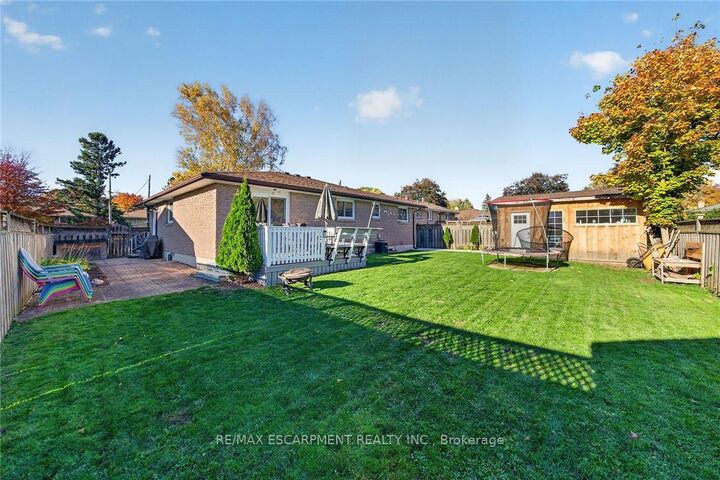 Property Photo:  225 Maccrae Drive  ON N3W 1K5 