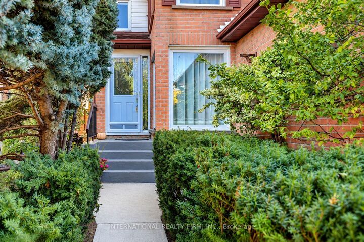 Property Photo:  297 Kingsbridge Garden  ON L5R 1L2 