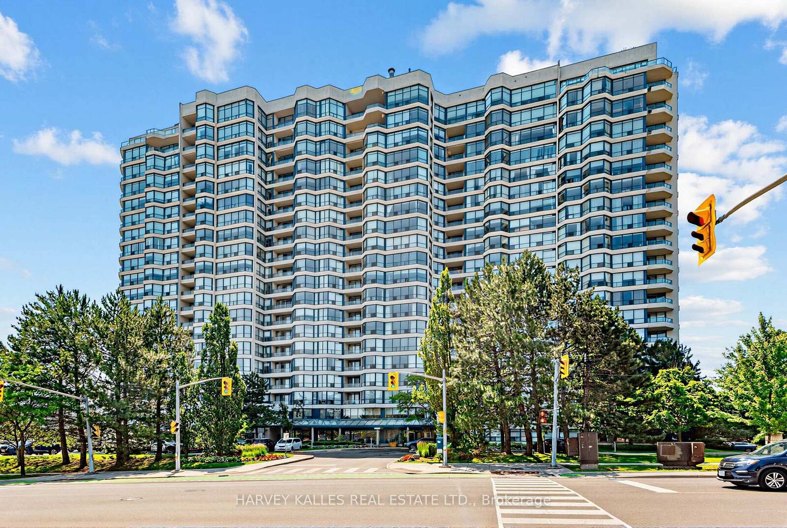 Property Photo:  1 Clark Avenue W 1206  ON L4J 7Y6 