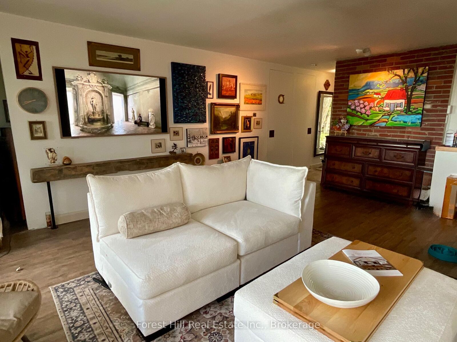 Property Photo:  