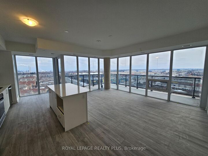 Property Photo:  1035 Southdown Road 1109  ON L5J 0A3 