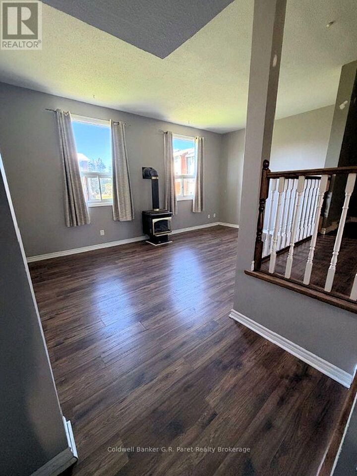 Property Photo: 129 Concession Street East 29 ON N4G 4N4