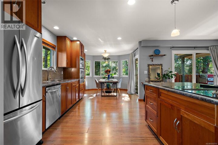 Property Photo:  321 Renart Place  BC V9B 3L6 
