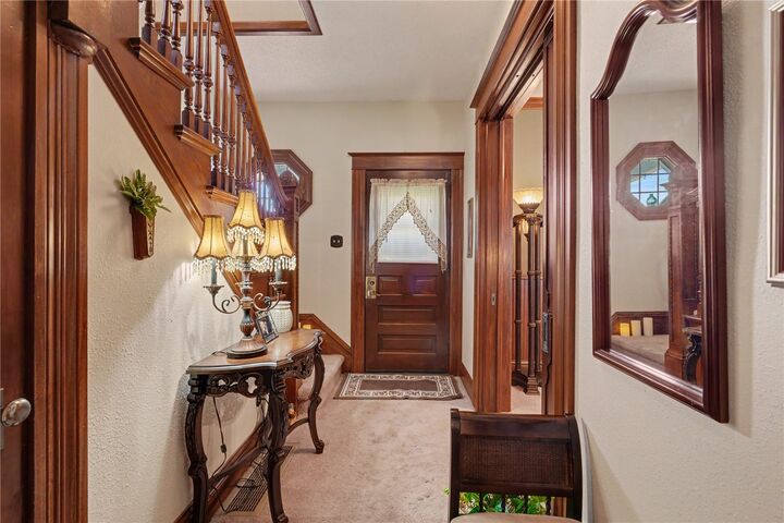 Property Photo: 811 F Ave NW IA 52405