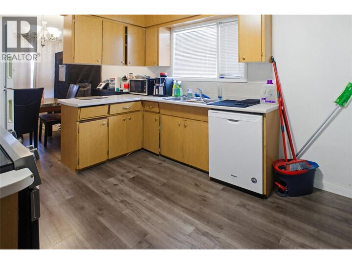 Property Photo: 682 Alberni Avenue BC V2B 1T1