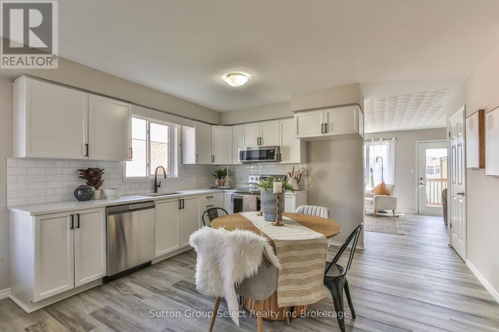 Property Photo:  1106 Nellis Street  ON N4T 1N4 