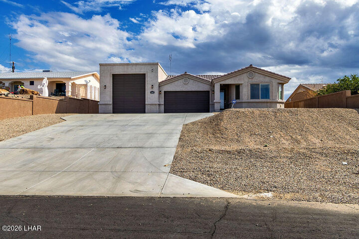 Property Photo:  1640 Palomino Ln  AZ 86406 