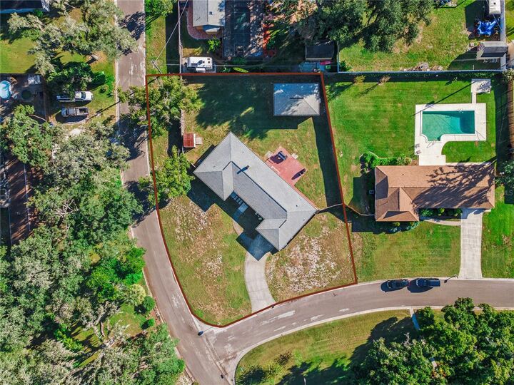 Property Photo:  601 Greenbriar Drive  FL 33511 