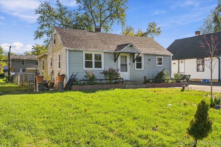 Property Photo: 1140 S Spencer Street IL 60505