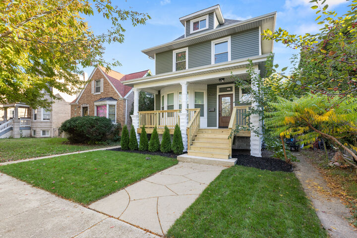 Property Photo: 5071 W Pensacola Avenue IL 60641