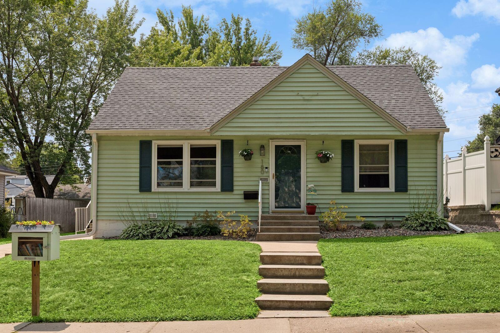 Property Photo: 180 Westchester Drive MN 55118