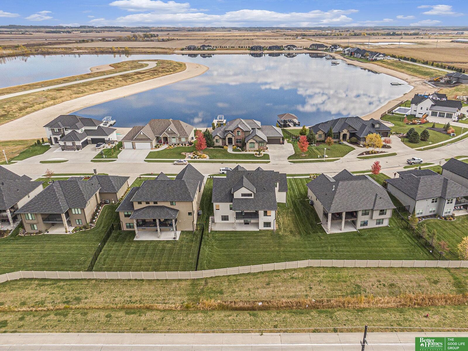 Property Photo: 3319 Robyn Ridge Road NE 68025