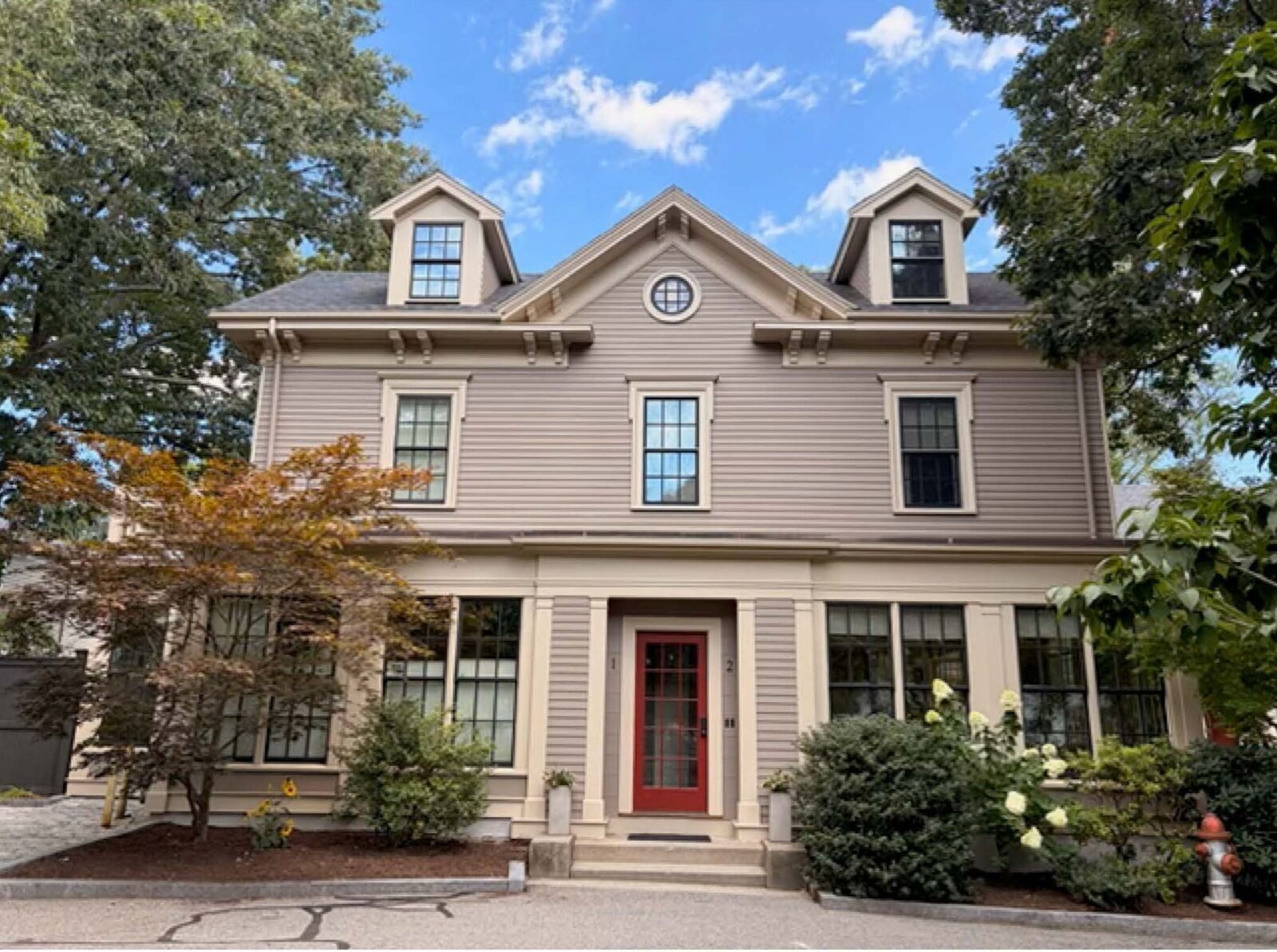 Property Photo:  1-7 Brattle Cir 1  MA 02138 