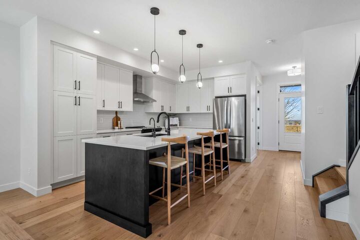 Property Photo:  15041 37 Street SW  AB T2Y 0R5 