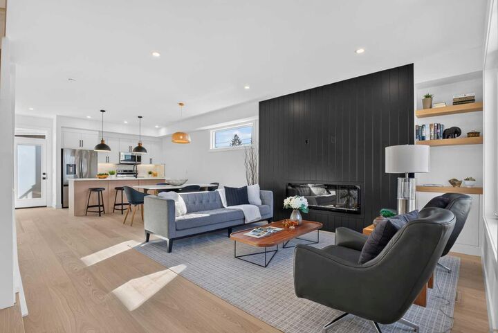 Property Photo:  2234 44 Street NW  AB T3B 0W4 