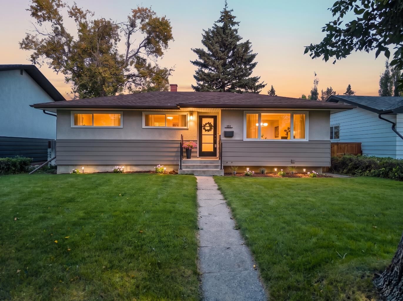 Property Photo:  151 Fyffe Road SE  AB T2H 1C2 