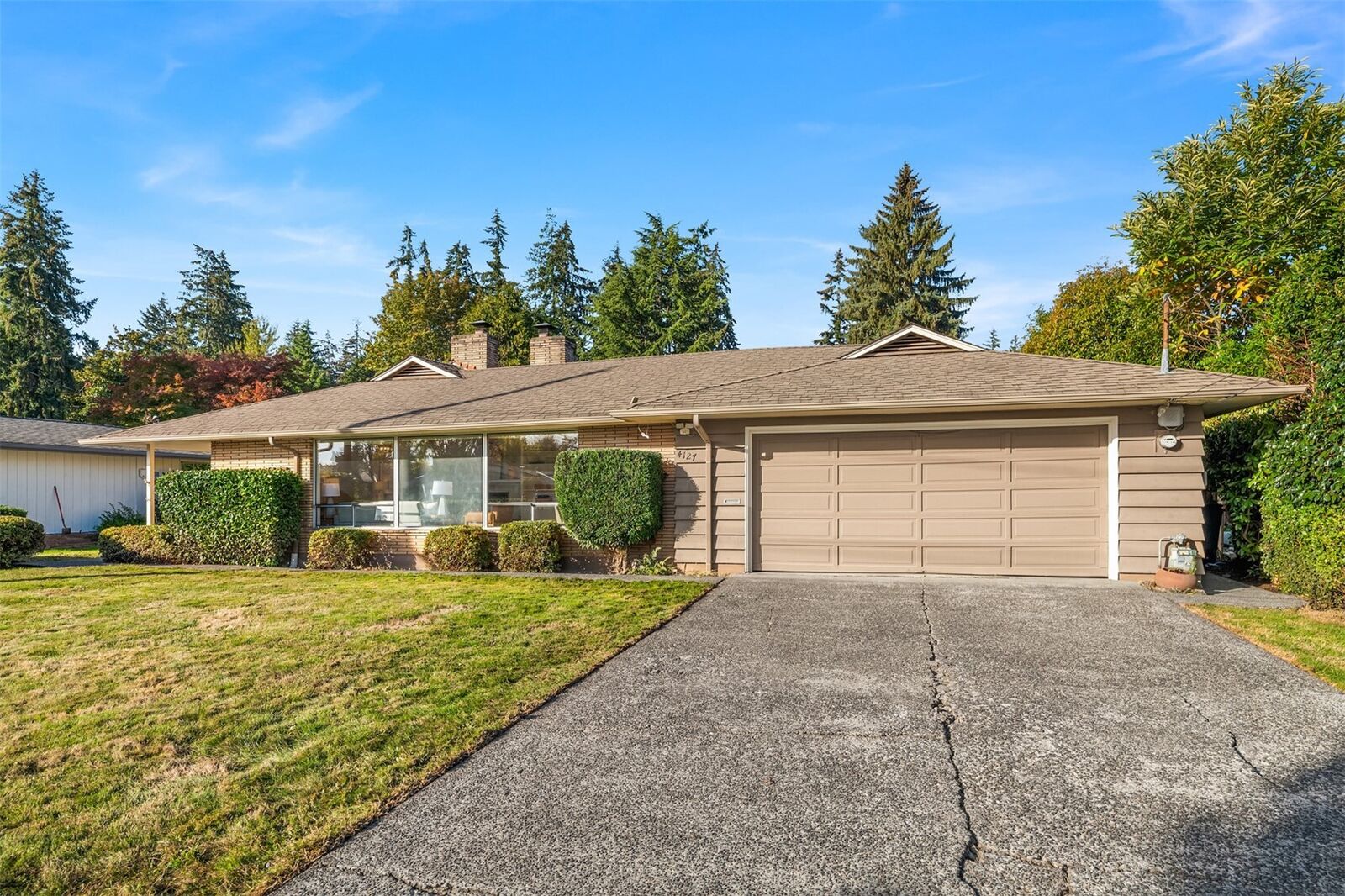 Property Photo:  4127  93rd Avenue SE  WA 98040 