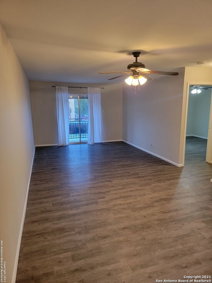Property Photo:  923 Vance Jackson Rd 1004  TX 78201 