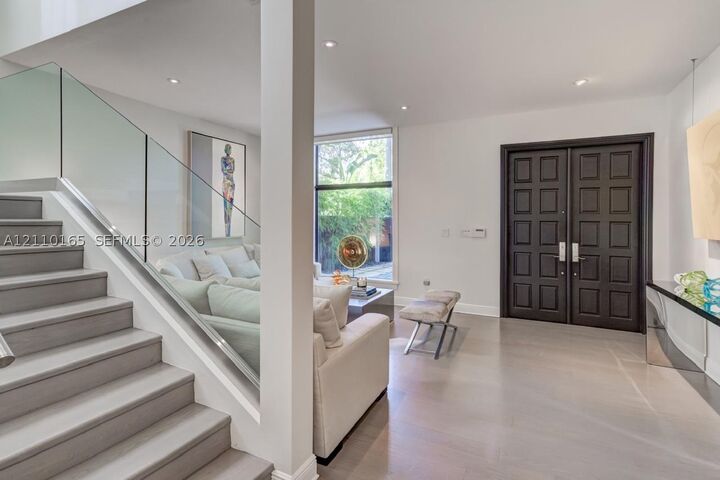 Property Photo:  2624 Lincoln Ave 2624  FL 33133 