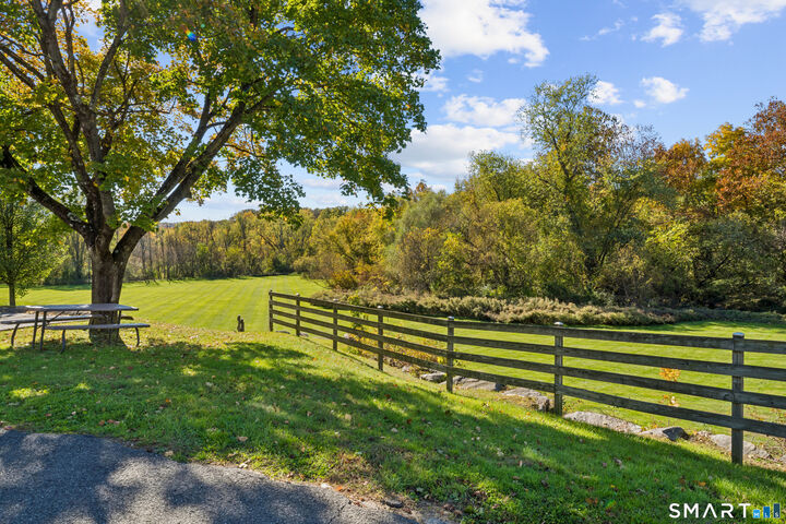 Property Photo:  116 Aspetuck Village 116  CT 06776 