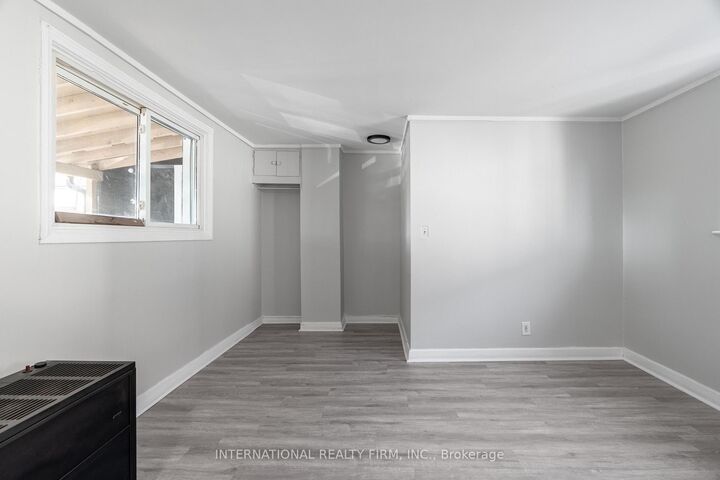 Property Photo:  229 Hamilton Road 5  ON N5Z 1P9 