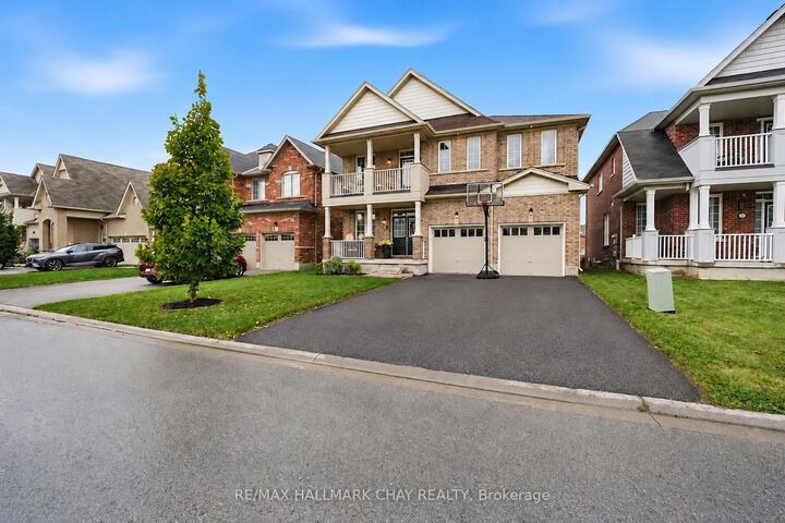 Property Photo:  8445 Sweet Chestnut Drive  ON L2H 0N2 